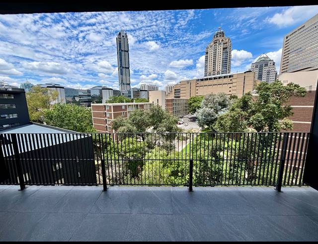 1 BEDROOM APARTMENT FOR SALE IN SANDTON CENTRAL